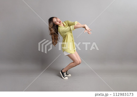 Young Asain Woman 112983173
