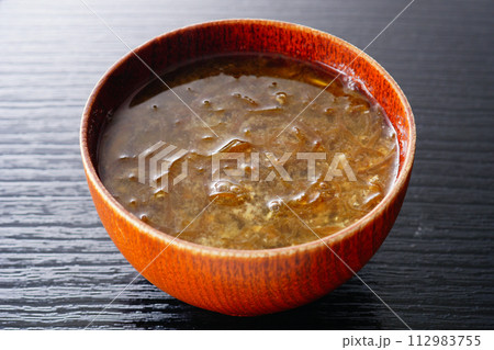 もずくの味噌汁 112983755