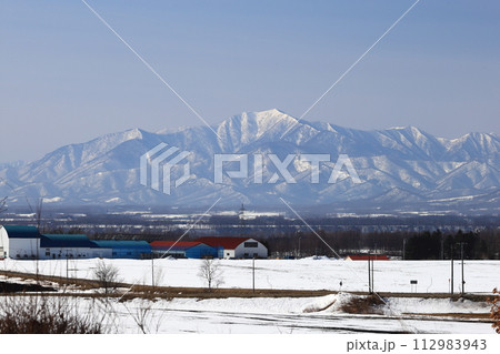 残雪残る日高山脈　十勝幌尻岳 112983943