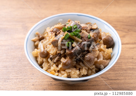 さば缶の炊き込みご飯 112985880