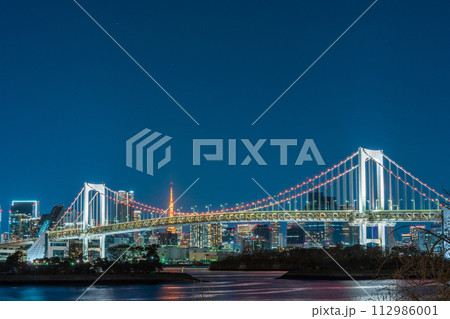 「東京都」夜景・お台場からレインボーブリッジを望む 「東京都」夜景・お台場からレインボーブリッジを望む 112986001