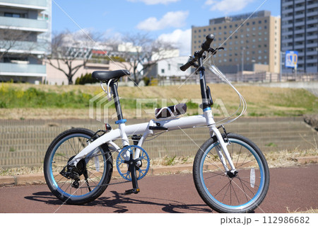 水戸駅南口付近の風景と自転車 水戸駅南口付近の風景と自転車 112986682