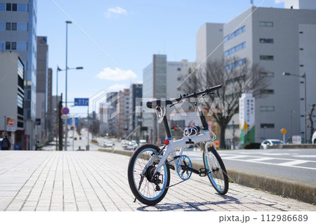 水戸駅南口付近の風景と自転車 112986689