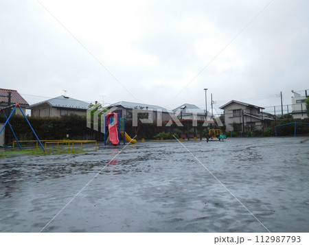 横浜 峰岡第二公園 雨の日 横浜 峰岡第二公園 雨の日 112987793