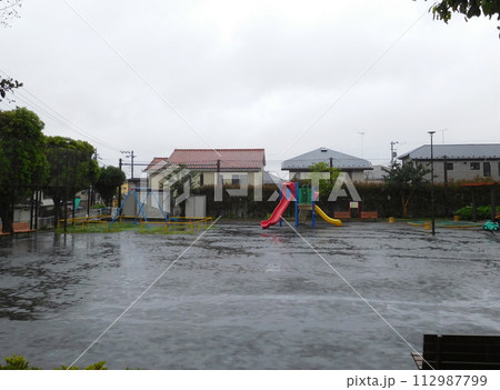 横浜 峰岡第二公園 雨の日 横浜 峰岡第二公園 雨の日 112987799