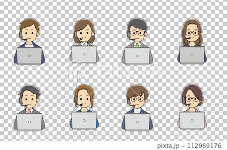 パソコンを前に、インカムを付けた若い男女のオペレーターたち 112989176