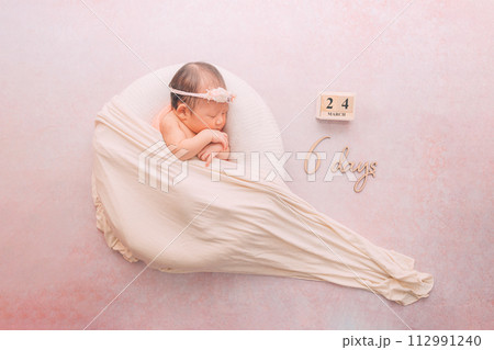 ニューボーンフォト 112991240