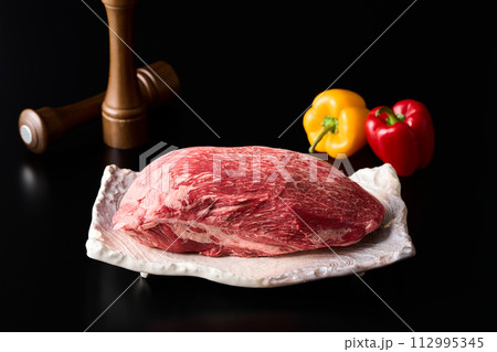 国産黒毛和牛、モモ肉（シンシン）1.7kg 112995345