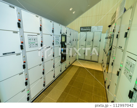 コインロッカー　駅の中　旅行 112997042