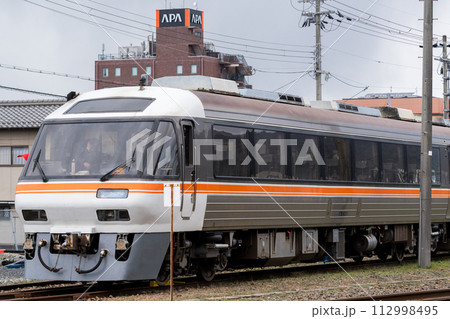 【宮津線】西舞鶴運転所で休む列車 112998495