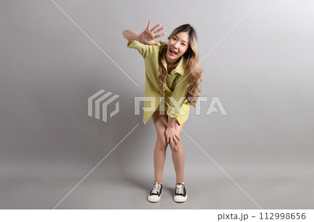 Young Asain Woman Young Asain Woman 112998656