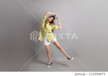 Young Asain Woman Young Asain Woman 112998673