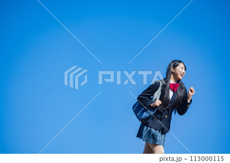 制服を着た女子高生　  113000115