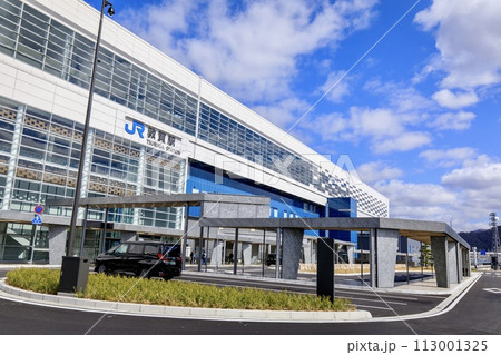 敦賀市、敦賀駅東口（やまなみ口）の風景 113001325