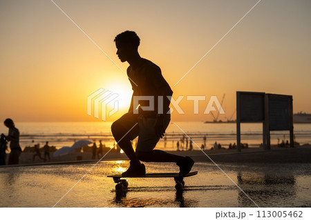 Surf skater training surfing moves Surf skater training surfing moves 113005462
