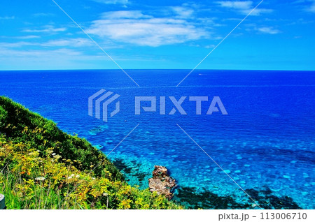 夏の北海道 積丹半島 神威岬から望む絶景 113006710