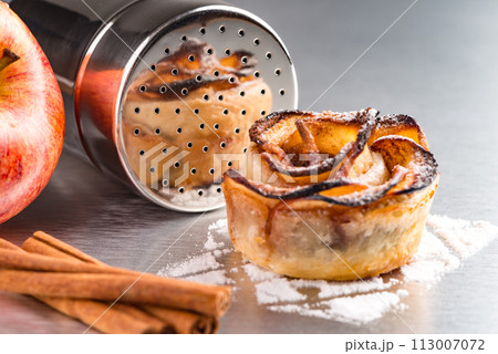 Apple cakes 113007072