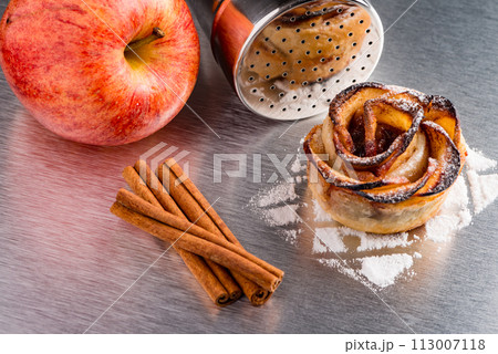 Apple cakes 113007118