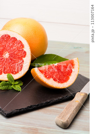 Ripe grapefruit Ripe grapefruit 113007164