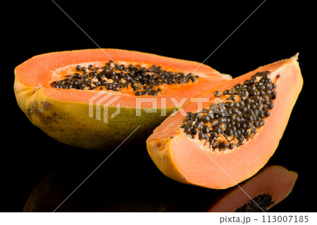Fresh and tasty papaya 113007185