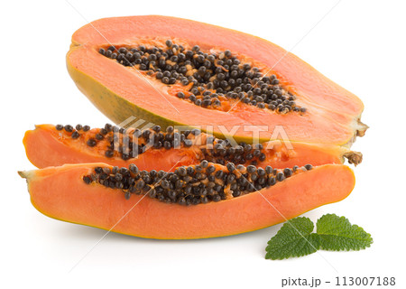 Fresh and tasty papaya Fresh and tasty papaya 113007188