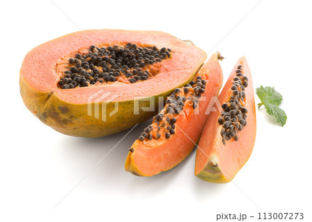 Fresh and tasty papaya Fresh and tasty papaya 113007273