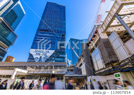 日本の東京都市景観 鉄骨が遂に銀座線渋谷駅側に張り出してきた…未来都市・渋谷の“序曲”＝3月27日 113007854