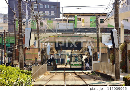 大塚駅に停車する都営荒川線 大塚駅に停車する都営荒川線 113009966