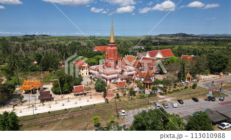 Top view of Wat Chang Hai or Wat Rat Buranaram is a beautiful temple in Pattani that is more than 300 years old and is a tourist attraction in Pattani. It is like the center of the mind of Thailand. 113010988