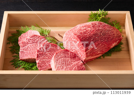 国産黒毛和牛、モモ肉（シンシン） 113011939