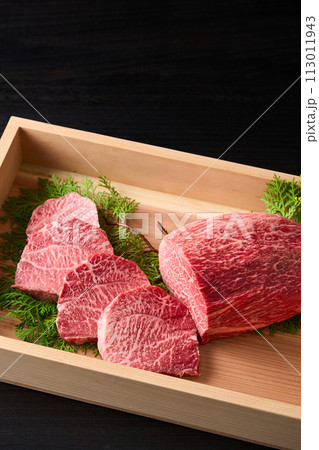 国産黒毛和牛、モモ肉(シンシン) 国産黒毛和牛、モモ肉(シンシン) 113011943