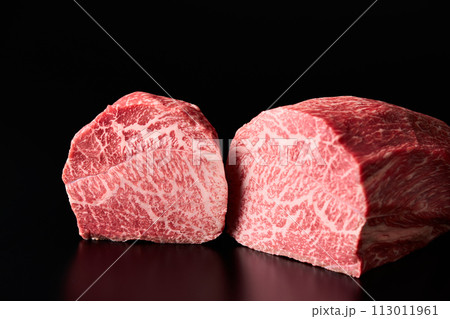 国産黒毛和牛、モモ肉（シンシン）　断面 113011961