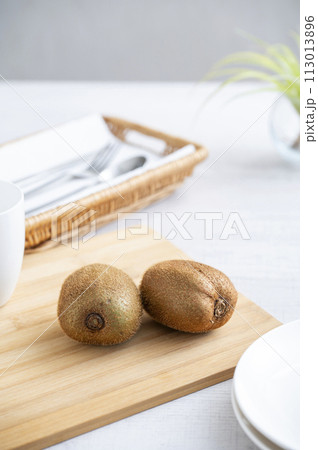 キウイフルーツ　グリーンキウイ 113013896