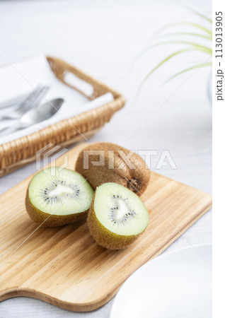 キウイフルーツ グリーンキウイ キウイフルーツ グリーンキウイ 113013905