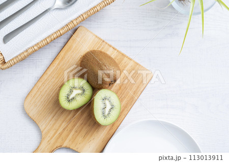 キウイフルーツ グリーンキウイ キウイフルーツ グリーンキウイ 113013911