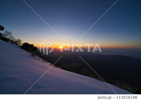 《鳥取県》冬の大山隠岐国立公園の風景【3月】 113016196