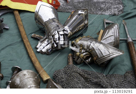 Protection and security detail for medieval knights 113019291