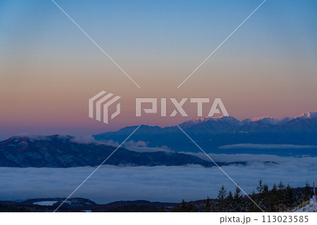【マジックアワー】マジックアワーの八ヶ岳と富士山【長野県】 【マジックアワー】マジックアワーの八ヶ岳と富士山【長野県】 113023585