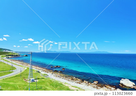 青森県 青空の尻屋崎灯台からの展望 青森県 青空の尻屋崎灯台からの展望 113023660