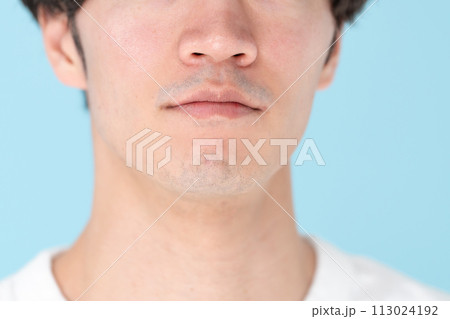 ミドル男性　ヒゲ　ビューティー 113024192