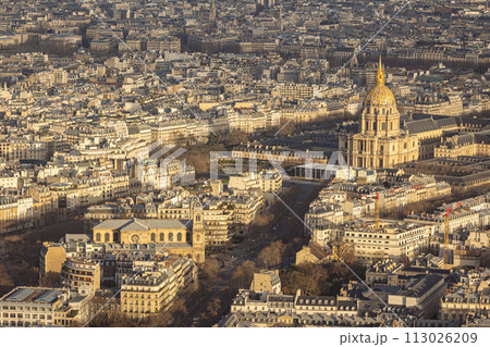 パリを一望　モンパルナスタワーからの景色 アンヴァリッド 113026209