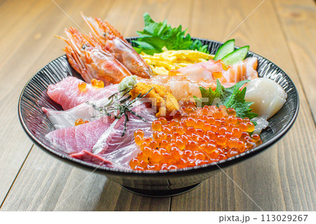 赤エビとイクラの豪華海鮮丼 赤エビとイクラの豪華海鮮丼 113029267