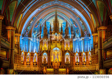 ゴシック式聖堂の祭壇 ゴシック式聖堂の祭壇 113030356