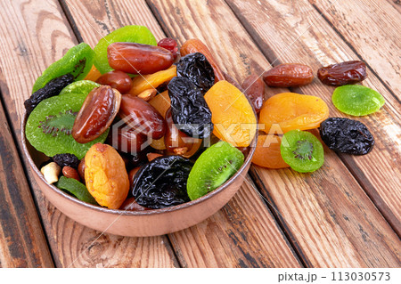 Dry fruits in bowlo Dry fruits in bowlo 113030573