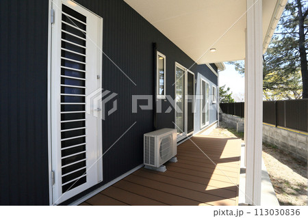 新築住宅のお洒落な外観 イメージ 113030836