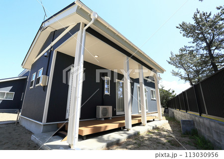 新築住宅のお洒落な外観 イメージ 新築住宅のお洒落な外観 イメージ 113030956