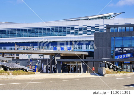 敦賀市、敦賀駅西口（まちなみ口）の風景 113031391