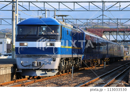 EF210形+2100系+マニ50形〜THE ROYAL EXPRESS〜(土讃線:琴平駅) EF210形+2100系+マニ50形〜THE ROYAL EXPRESS〜(土讃線:琴平駅) 113033530