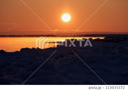 北海道佐呂間海岸早朝景 113035372
