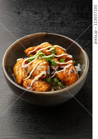 唐揚げ丼 113037105